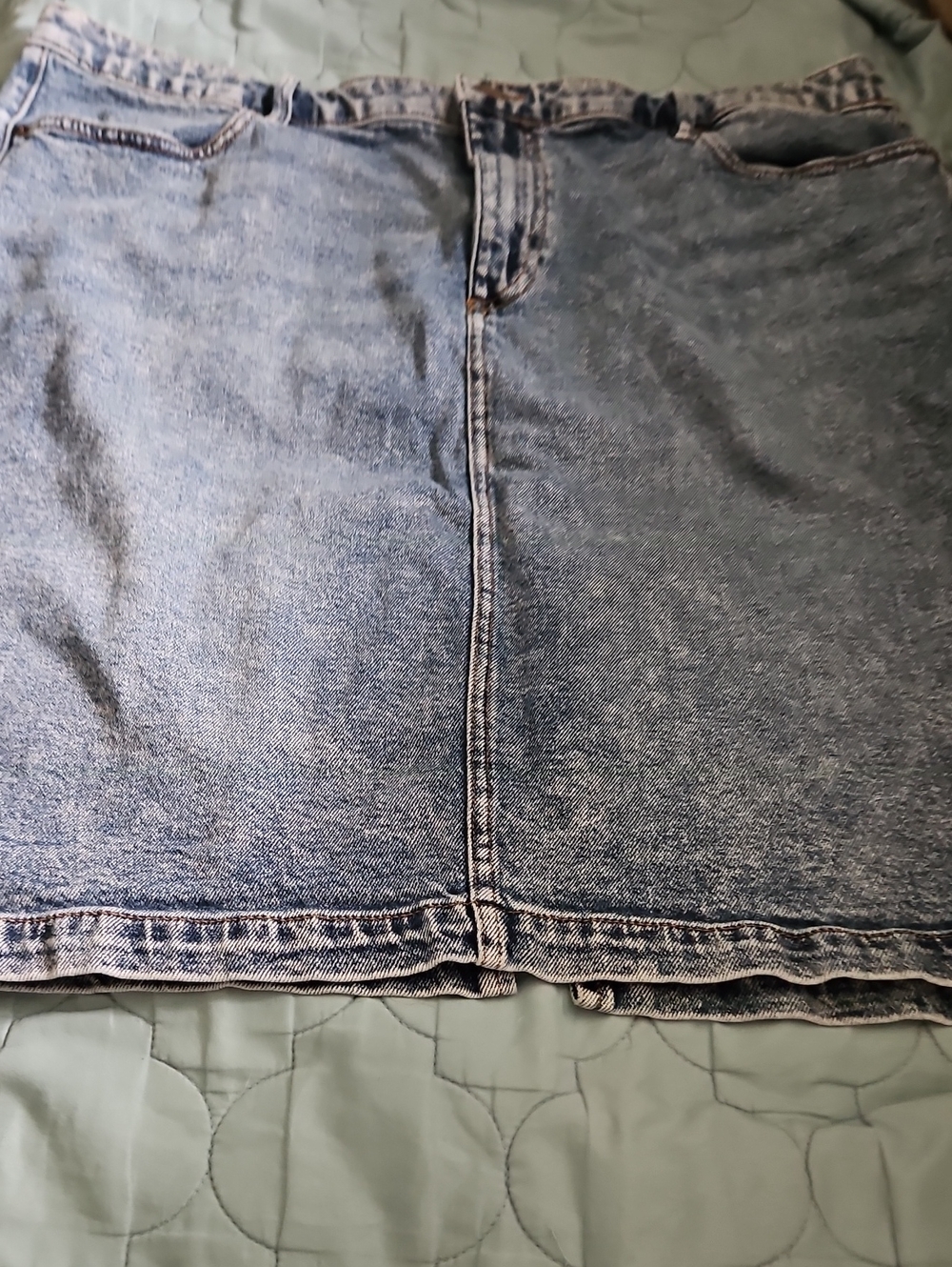 Lane Bryant Women's Relaxed Washed Blue Denim Skirt